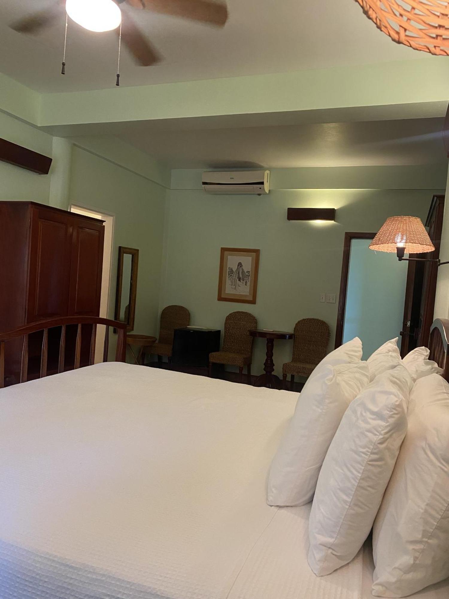 Tranquility Beach Suites Placencia Habitación foto